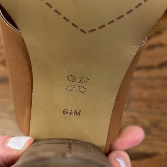 Caslon Cognac Leather Sandals Size 6.5 - Picture 5 of 6